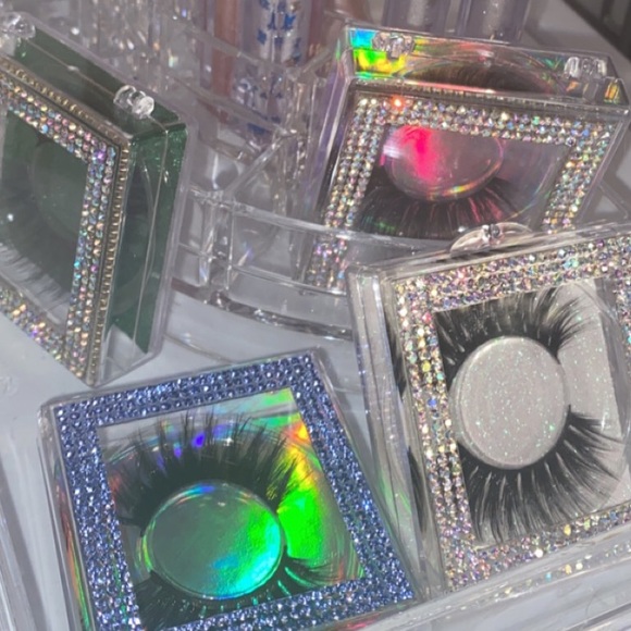 Mink Lashes Style: Diamond - Picture 5 of 5